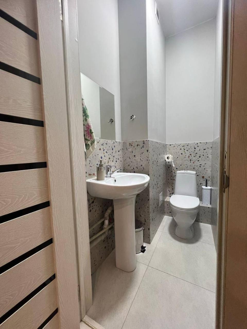 Рой Vandrerhjem Almaty Eksteriør bilde